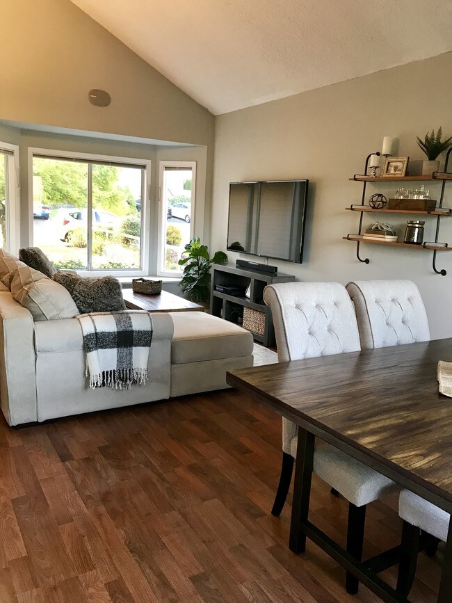 Foto del edificio - 17948 NW Deerfield Dr