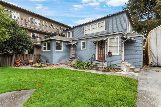 Building Photo - 2148 Santa Clara Ave