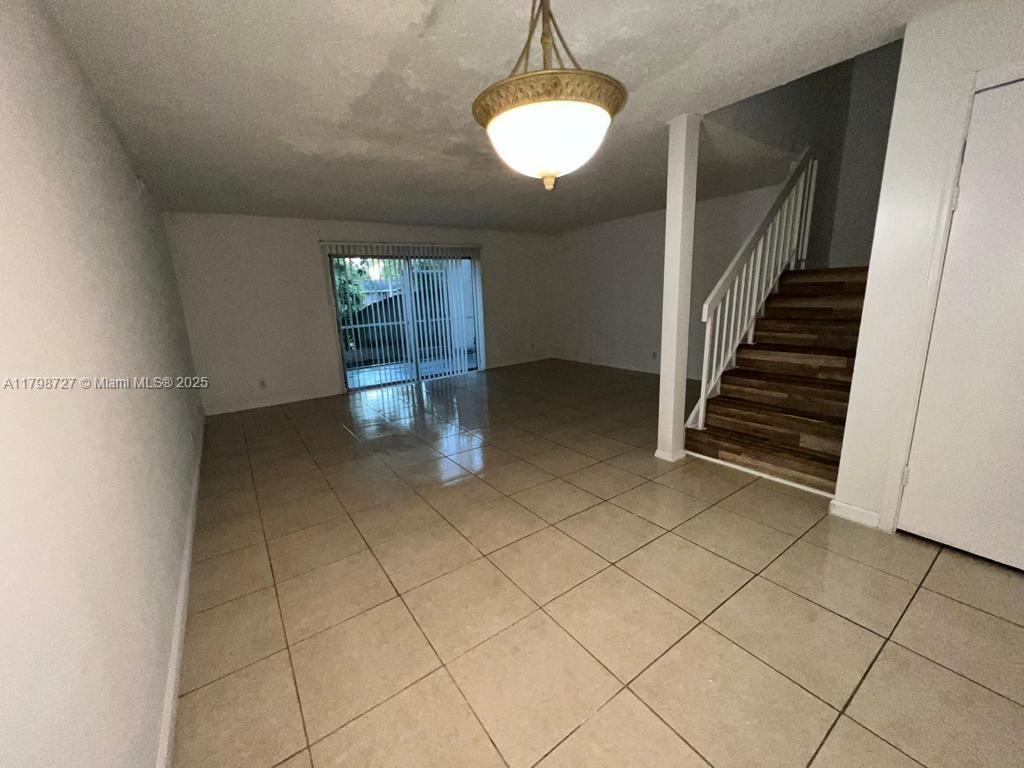 Foto principal - 7903 SW 8th St