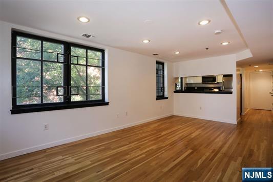 Foto del edificio - 1320 Bloomfield St