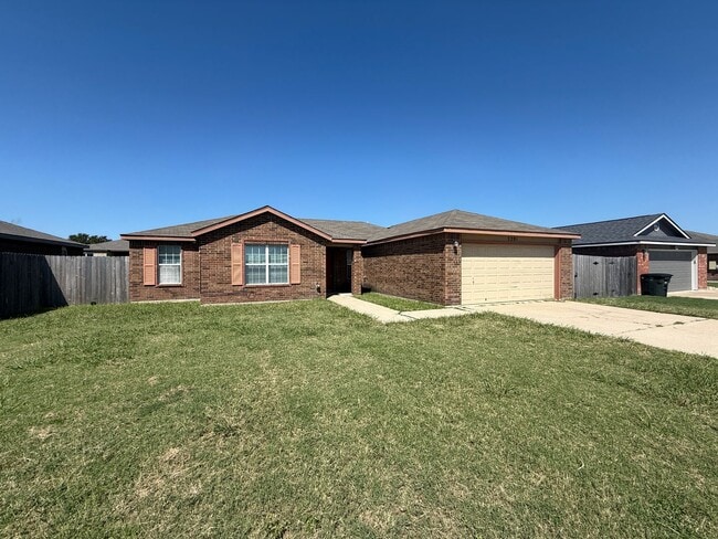 Building Photo - HOME FOR THE HOLIDAYS SPECIAL - AVAILABLE NOW!