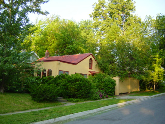 Building Photo - 402 S 48th St
