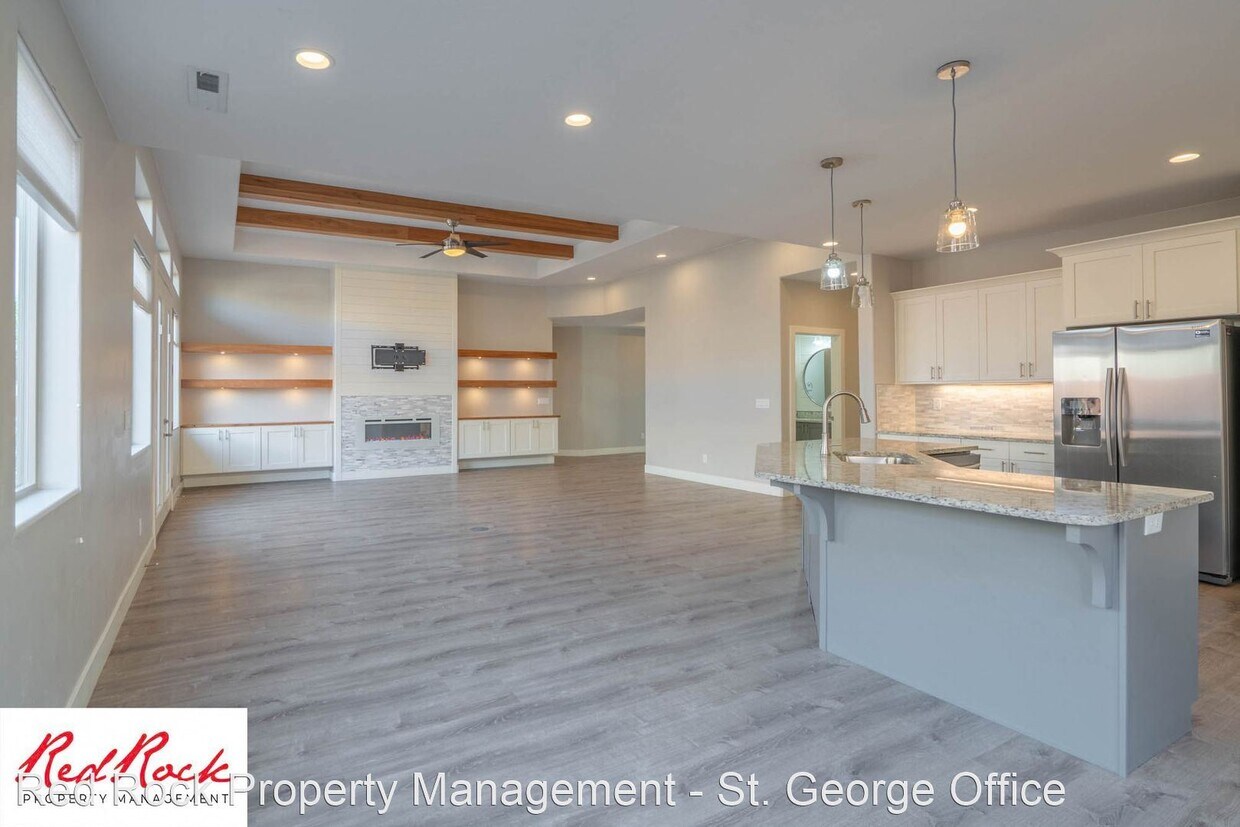 Foto principal - 4 br, 2.5 bath House - 3201 S Sandstone Dr