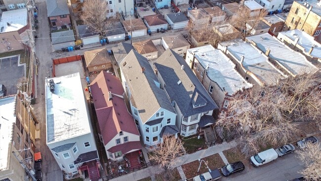 Building Photo - 2418 N Lawndale Ave