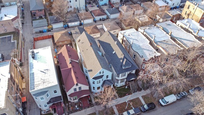 Foto del edificio - 2418 N Lawndale Ave