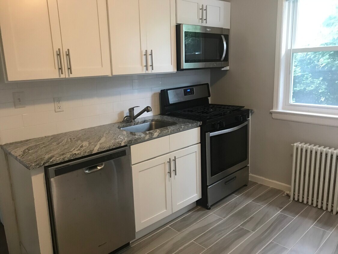 Stunning kitchen! - 115 S 3rd Ave