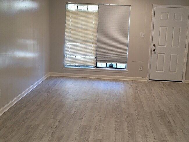 Foto del edificio - 3429 Malabar Rd