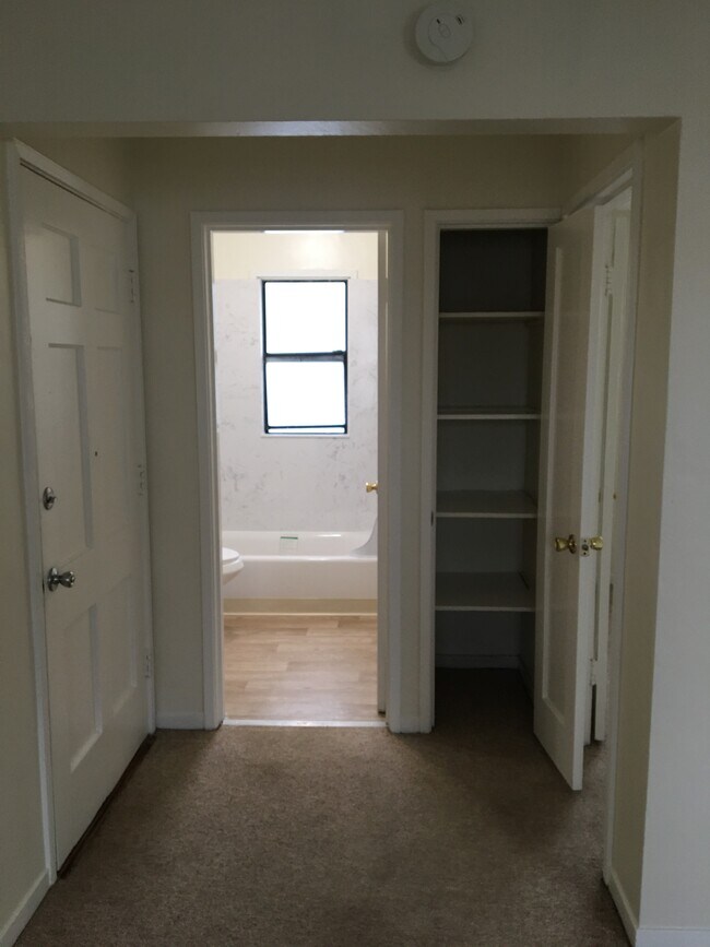 Building Photo - 5819 Madison Ave