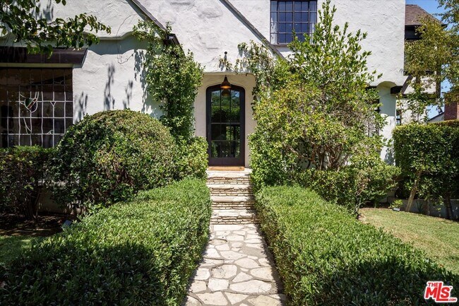 Foto del edificio - 3623 Shannon Rd