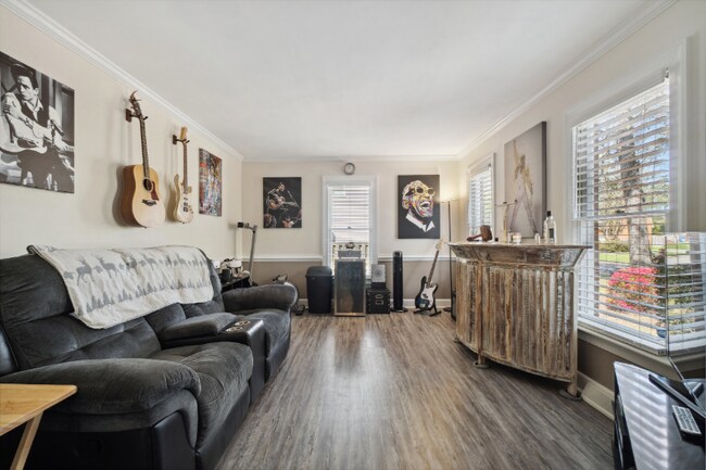 Foto del edificio - 4125 Duke of Gloucester Dr