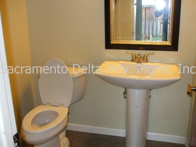 Foto del edificio - 8048 Briar Ridge Ln