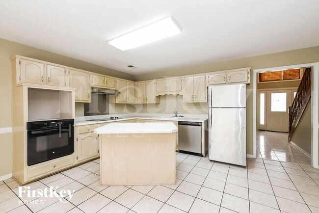 Building Photo - 1846 Dartford Dr