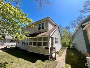 Building Photo - 2532-2534 Maffett St