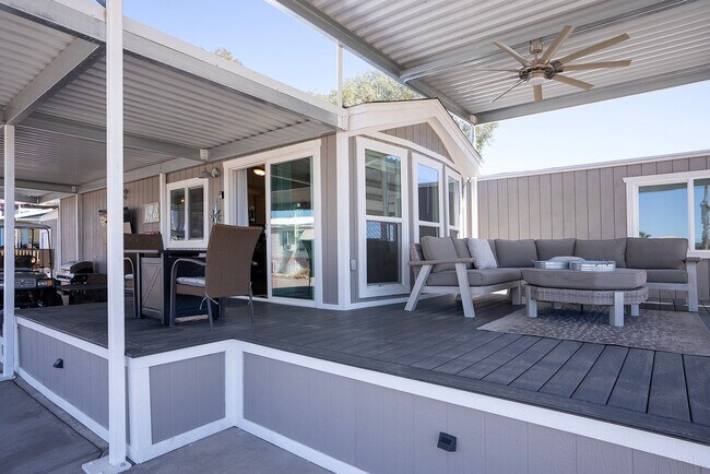 Building Photo - 555 Beachcomber Blvd