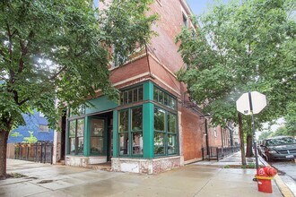 Building Photo - 1843 S Racine Ave