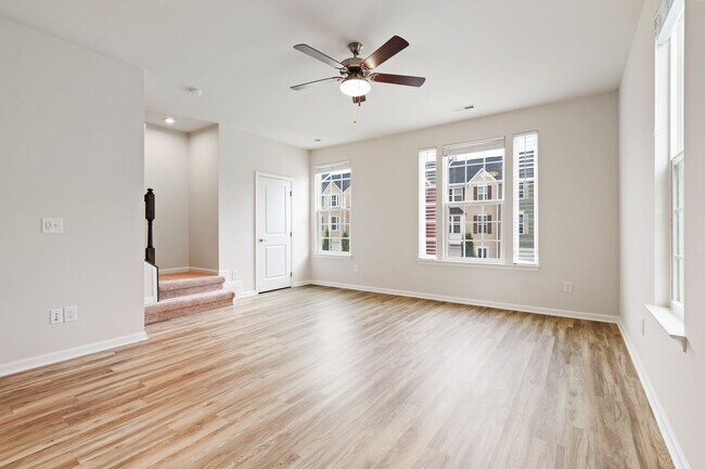 Foto del edificio - Beautiful 3 bedroom, 2.5 bath townhome in ...