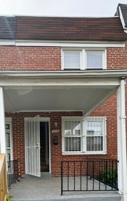 Primary Photo - 310 Denison St