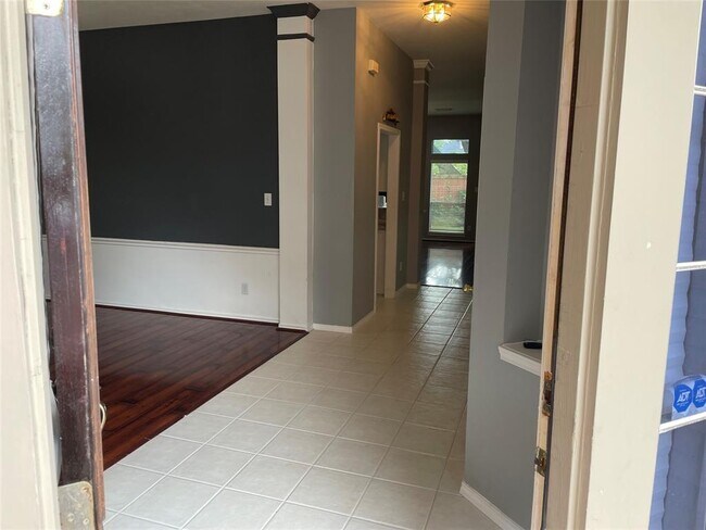 Foto del edificio - 4118 Creek Ridge Ln