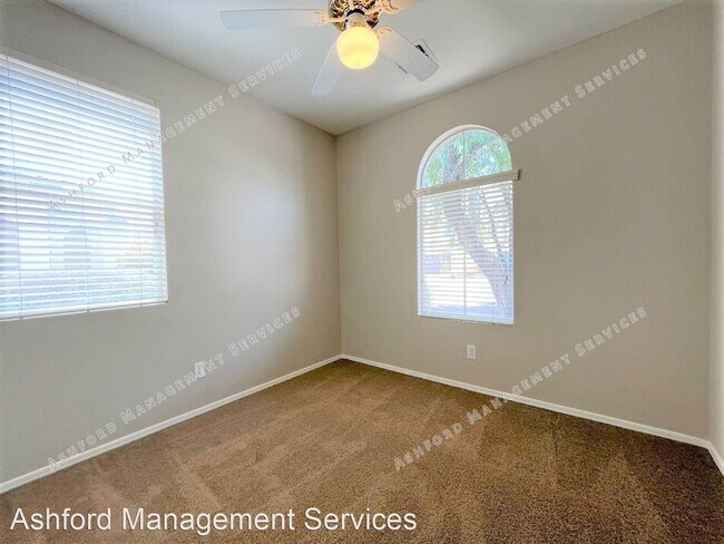 Foto del edificio - 4 br, 2.5 bath House - 2417 S. 90th Glen