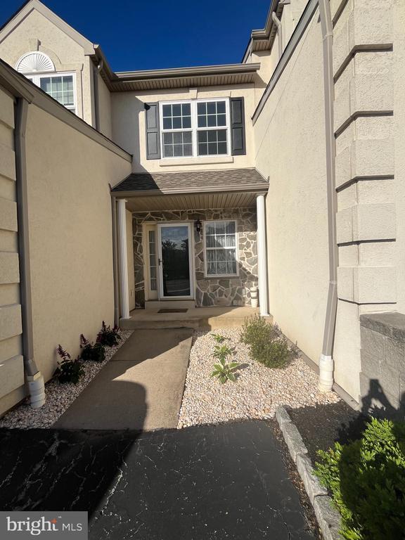 Building Photo - 637 Fawn Cir