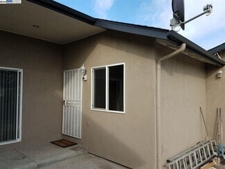 Building Photo - 26732 Tyrrell