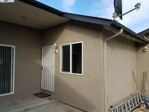 Building Photo - 26732 Tyrrell