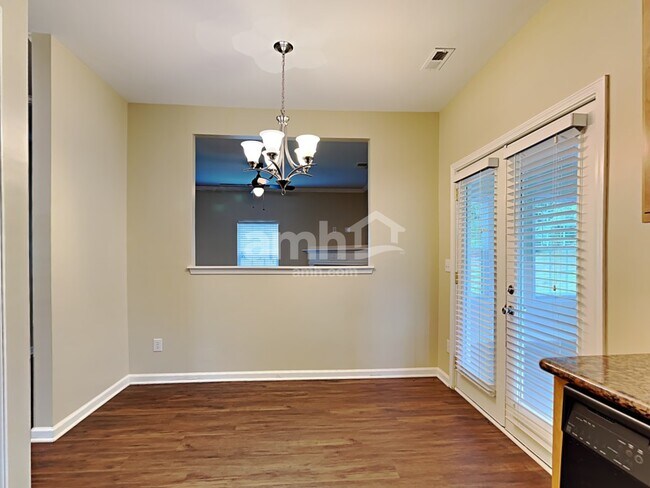 Foto del edificio - 106 Lick Creek Ln