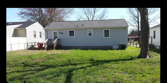 Building Photo - 308 Taswell Ave