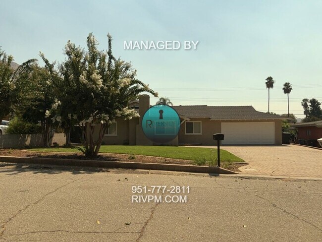 Building Photo - YOUR DREAM HOME AWAITS IN RIVERSIDE!! WATE...