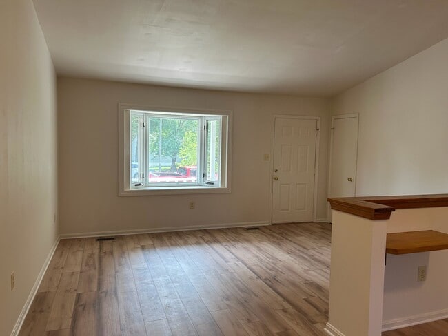 Building Photo - 9192 Winterset Dr
