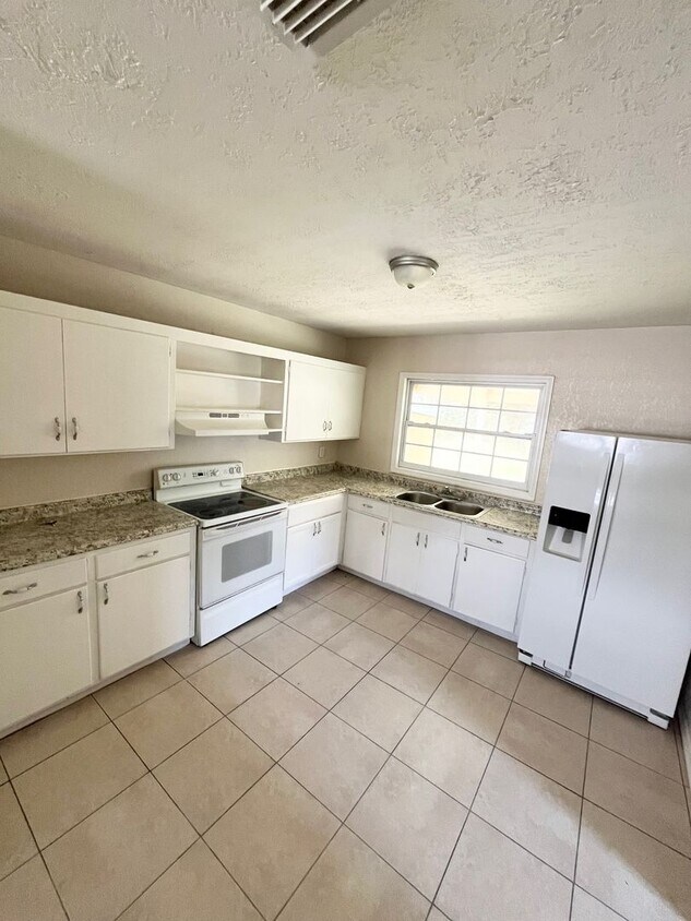 Primary Photo - Nice 3BR/1BA Home Dade City, FL