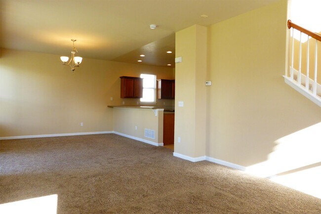 Foto del edificio - 8486 Meadowcrest Dr