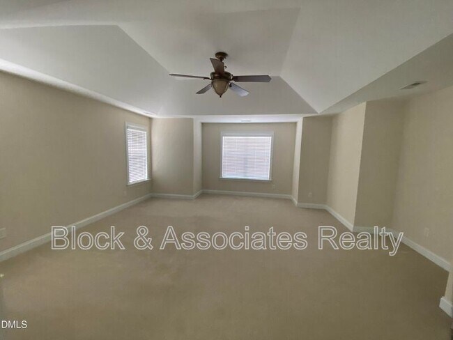 Foto del edificio - 125 Quarryrock Rd