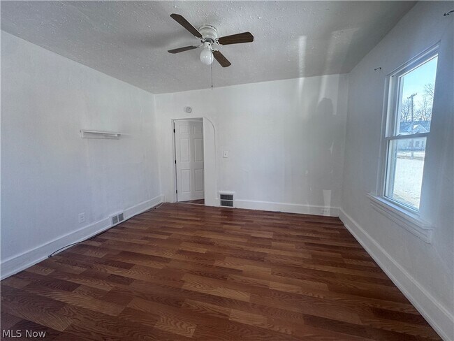 Foto del edificio - 6606 Charter Ave