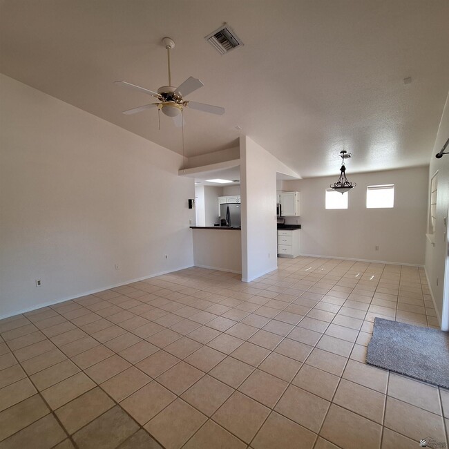Building Photo - 10569 E 39th St
