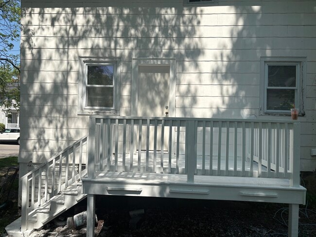 Building Photo - 267 Park St
