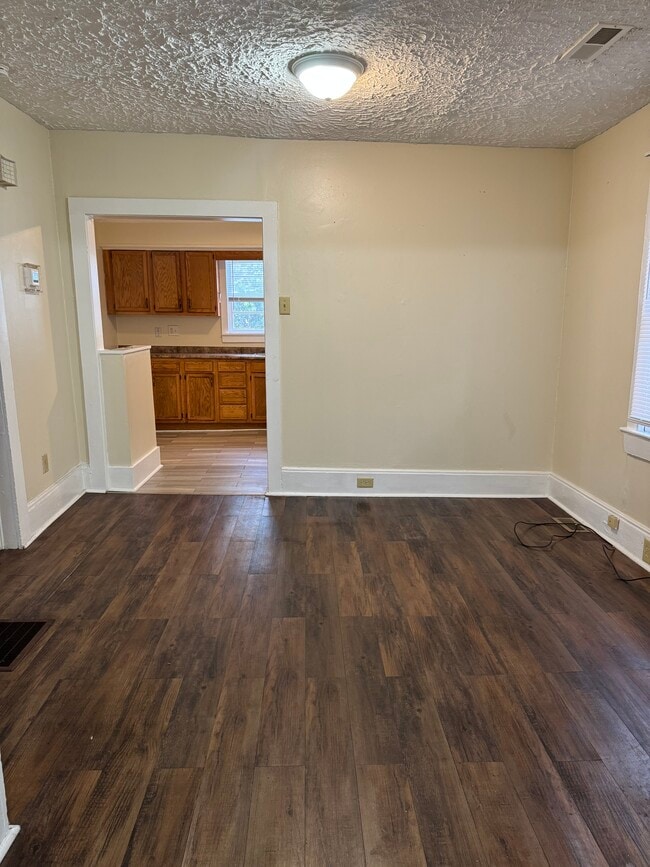 Building Photo - 609 Marstellar St