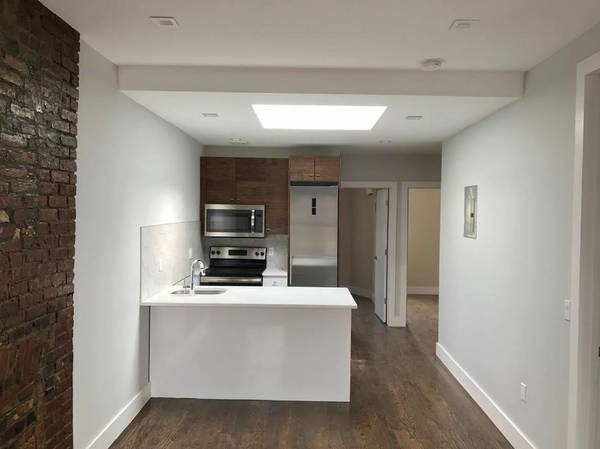 Foto principal - 1093 Bedford Ave