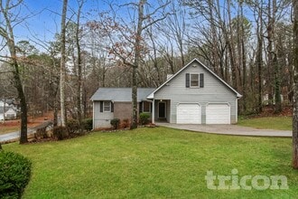 Building Photo - 605 Lake Dr SW