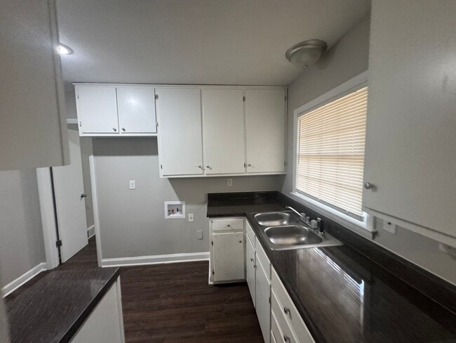 Building Photo - 1727 Goodhaven Dr