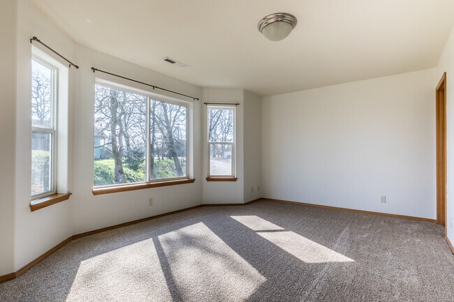 Building Photo - 280 N 16th St