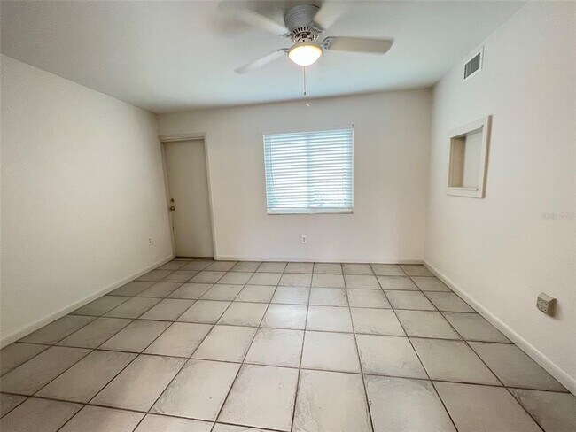 Building Photo - 2304 Ringling Blvd