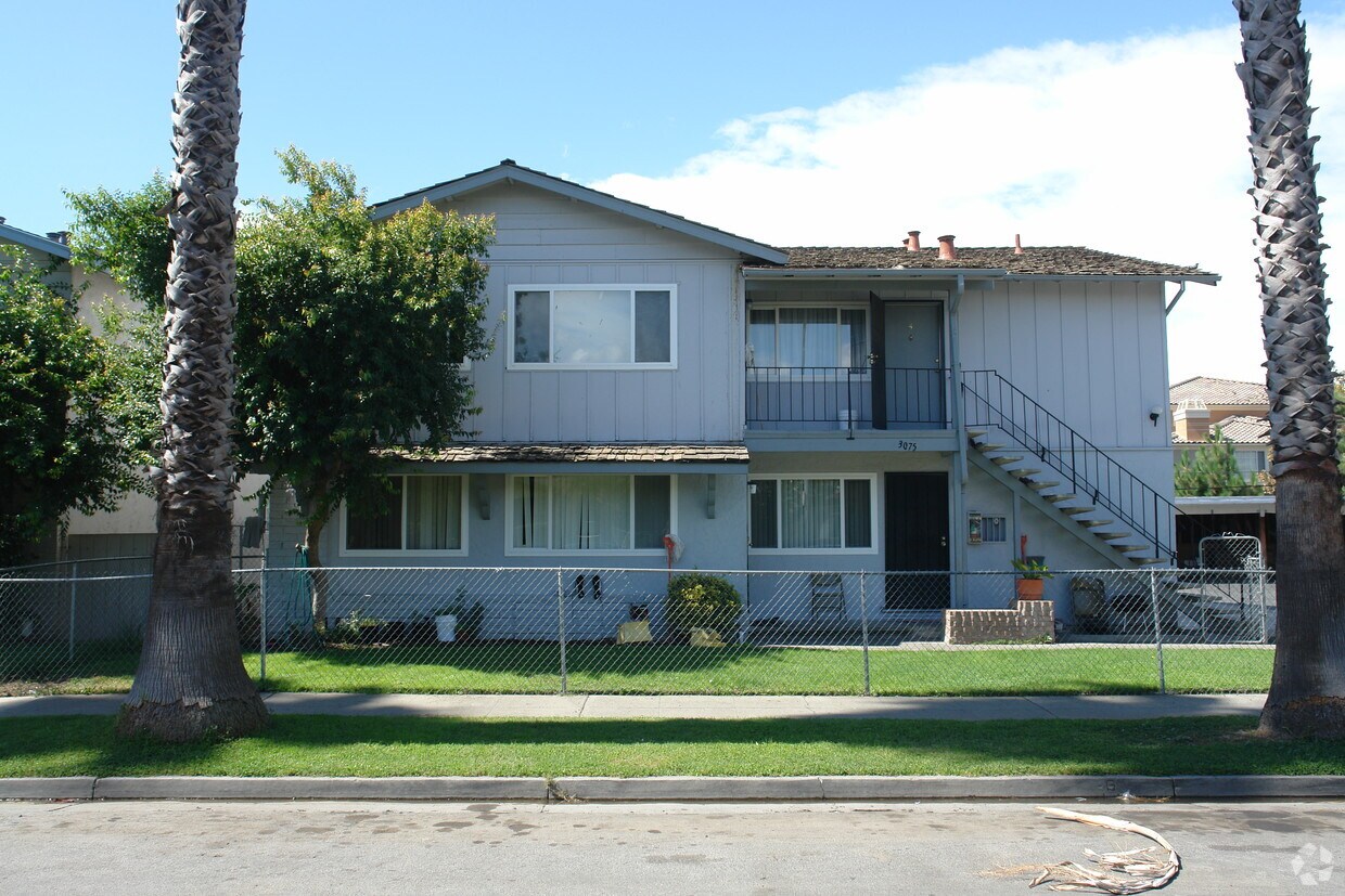 Building Photo - 3075 Pearl Ave