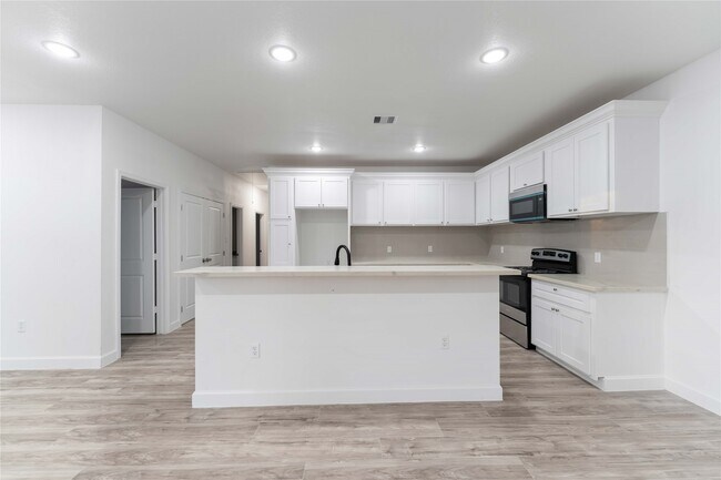 Foto del edificio - 8237 Madera Rd