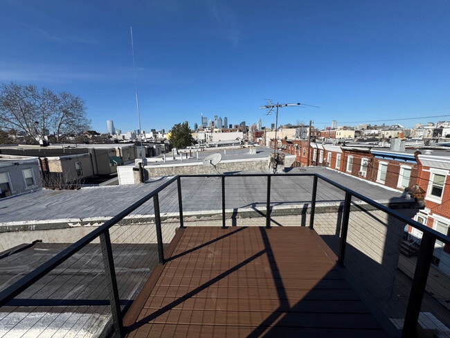 Building Photo - 1527 Tasker St