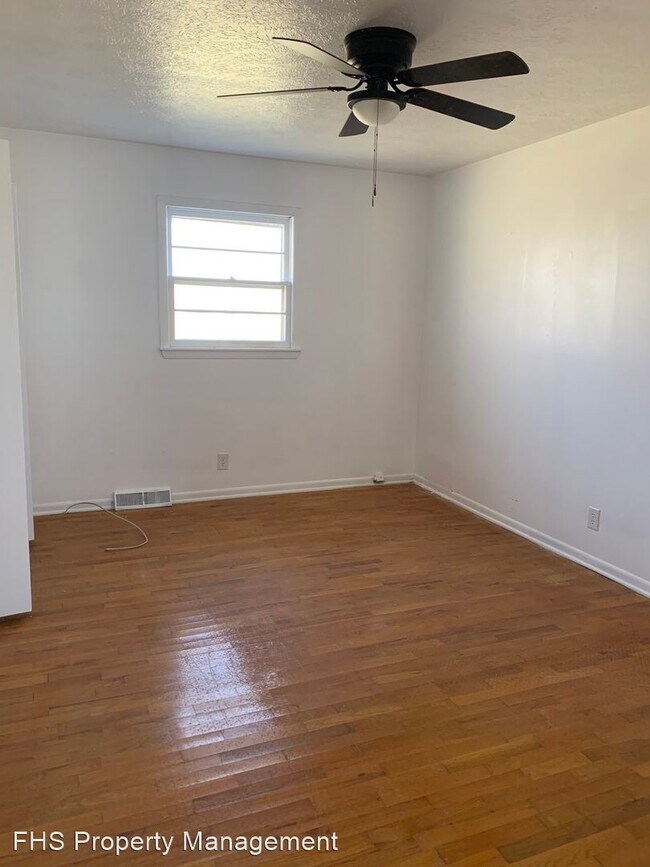 Building Photo - 3 br, 1 bath House - 1528 S Catalina