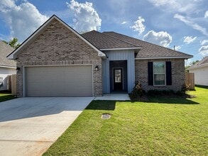 Building Photo - 739 Venecia Dr