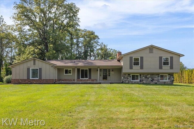 Building Photo - 5570 Forman Dr