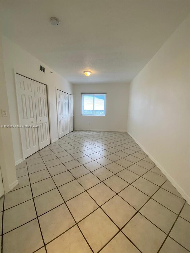 Building Photo - 3500 Coral Way