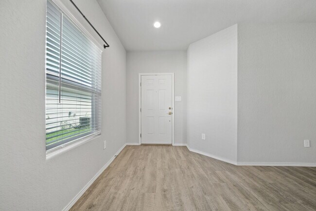 Building Photo - 7315 Marina Del Rey